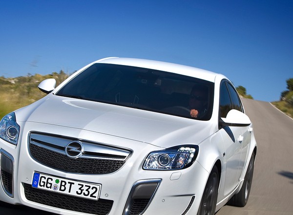 Opel Insignia OPC teraz również z automatem
