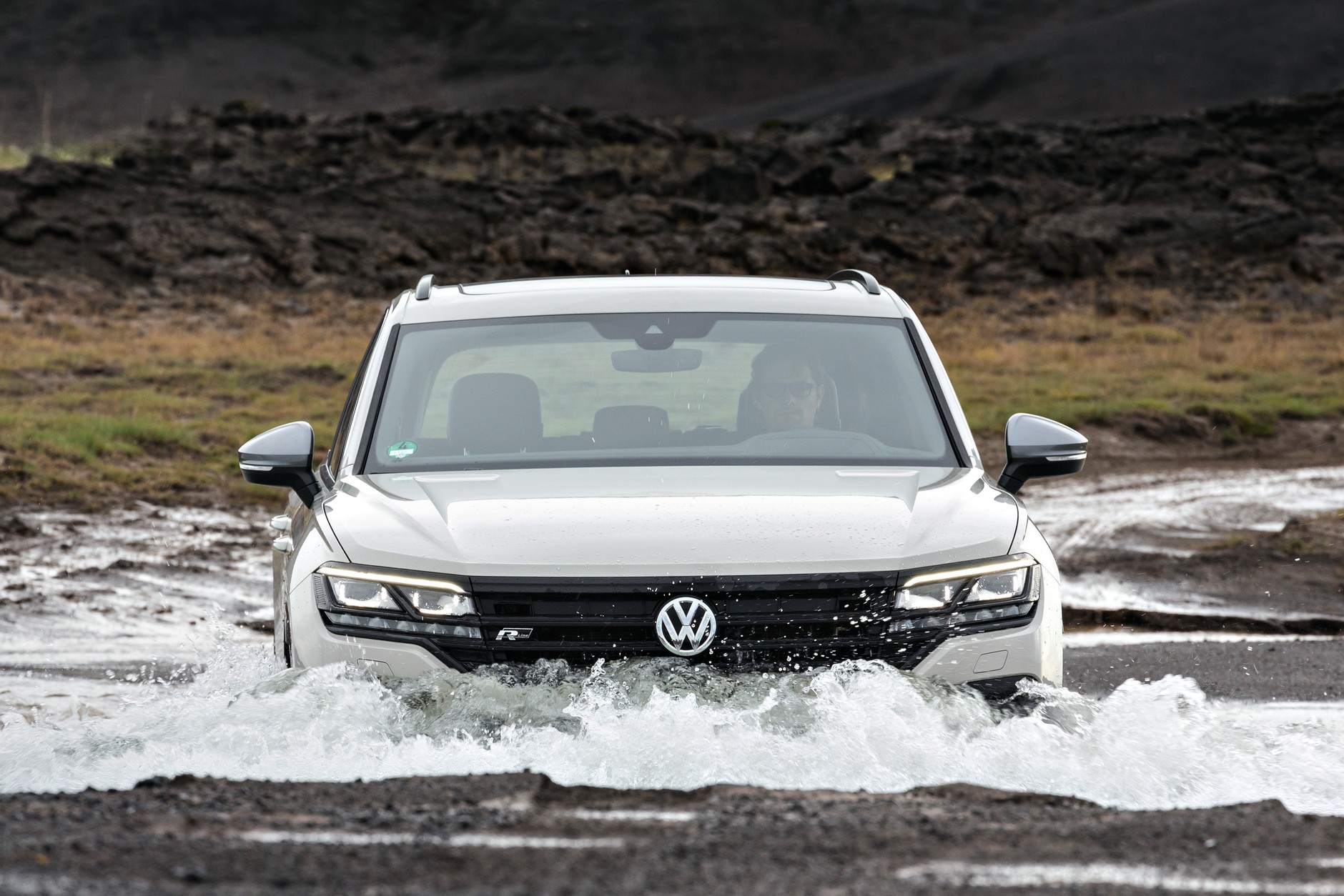 Nowości Volkswagena 2020 – Touareg R Plug-in