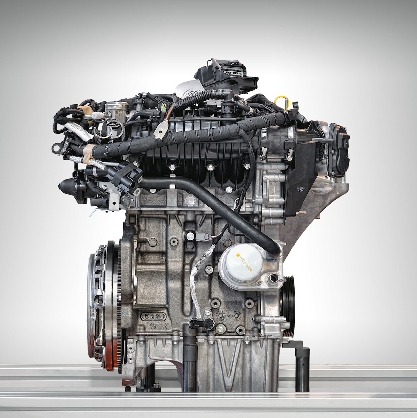 Ford - 1.0 EcoBoost (od 2010 r.) to silnik, który ma mnóstwo zalet: jest niezwykle mały i lekki, ma niezłe osiągi i potrafi być&nbsp;oszczędny. Niestety, pod względem serwisowym bywa problematyczny. 