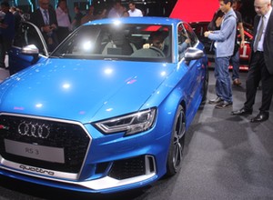 Paryż 2016: Audi RS 3 Limousine ma 400 KM
