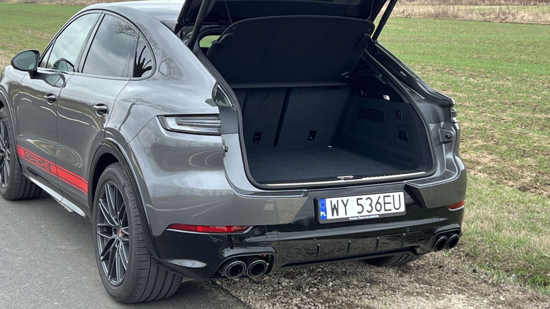 Porsche Cayenne GTS Coupe (model roku 2025)