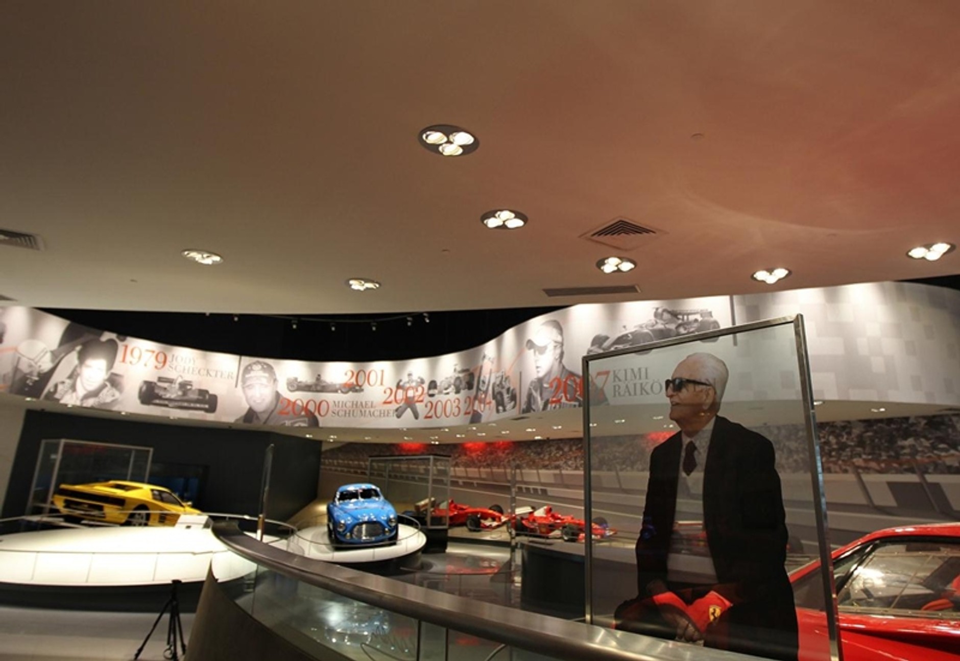 Ferrari World Abu Dhabi zaprasza