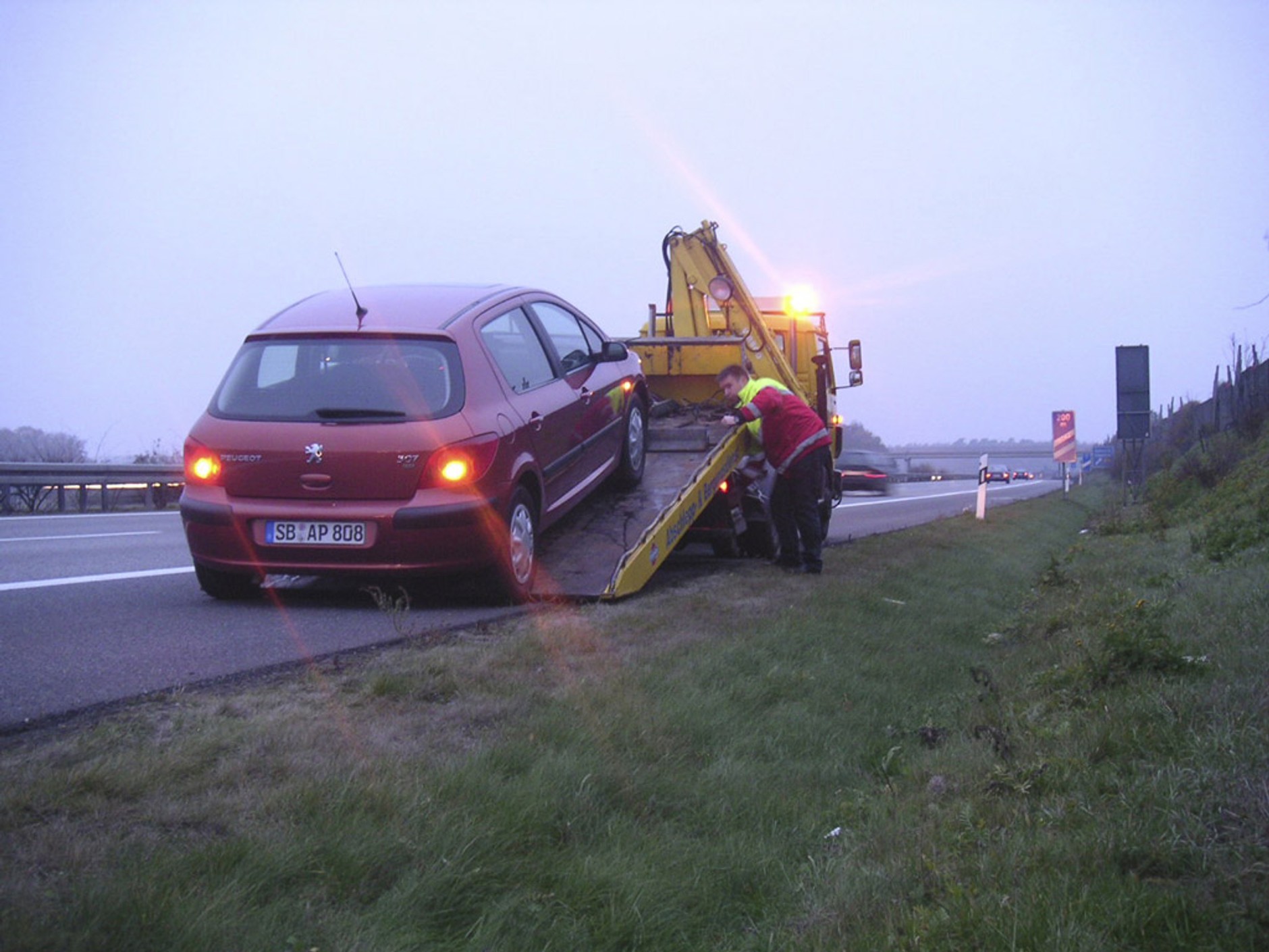 Co się psuje w nowych autach? Czy przejadą bezawaryjnie 100 tys. km