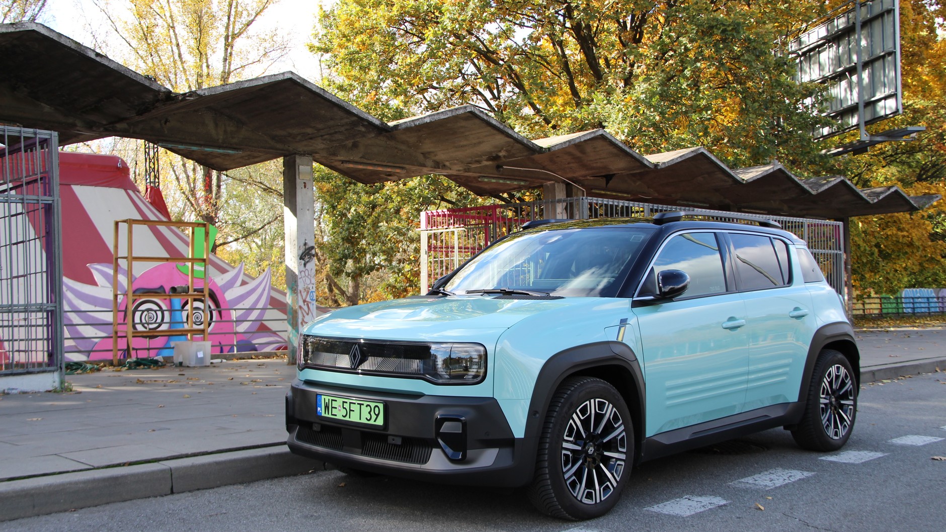 Renault 4 E-Tech Iconic