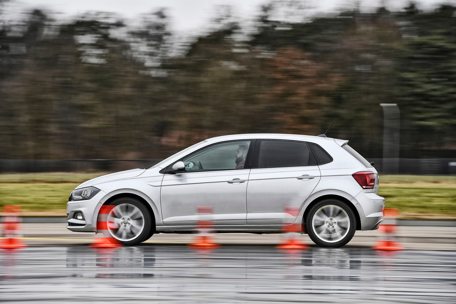 Starcie minimalistów: Nissan Micra kontra VW Polo