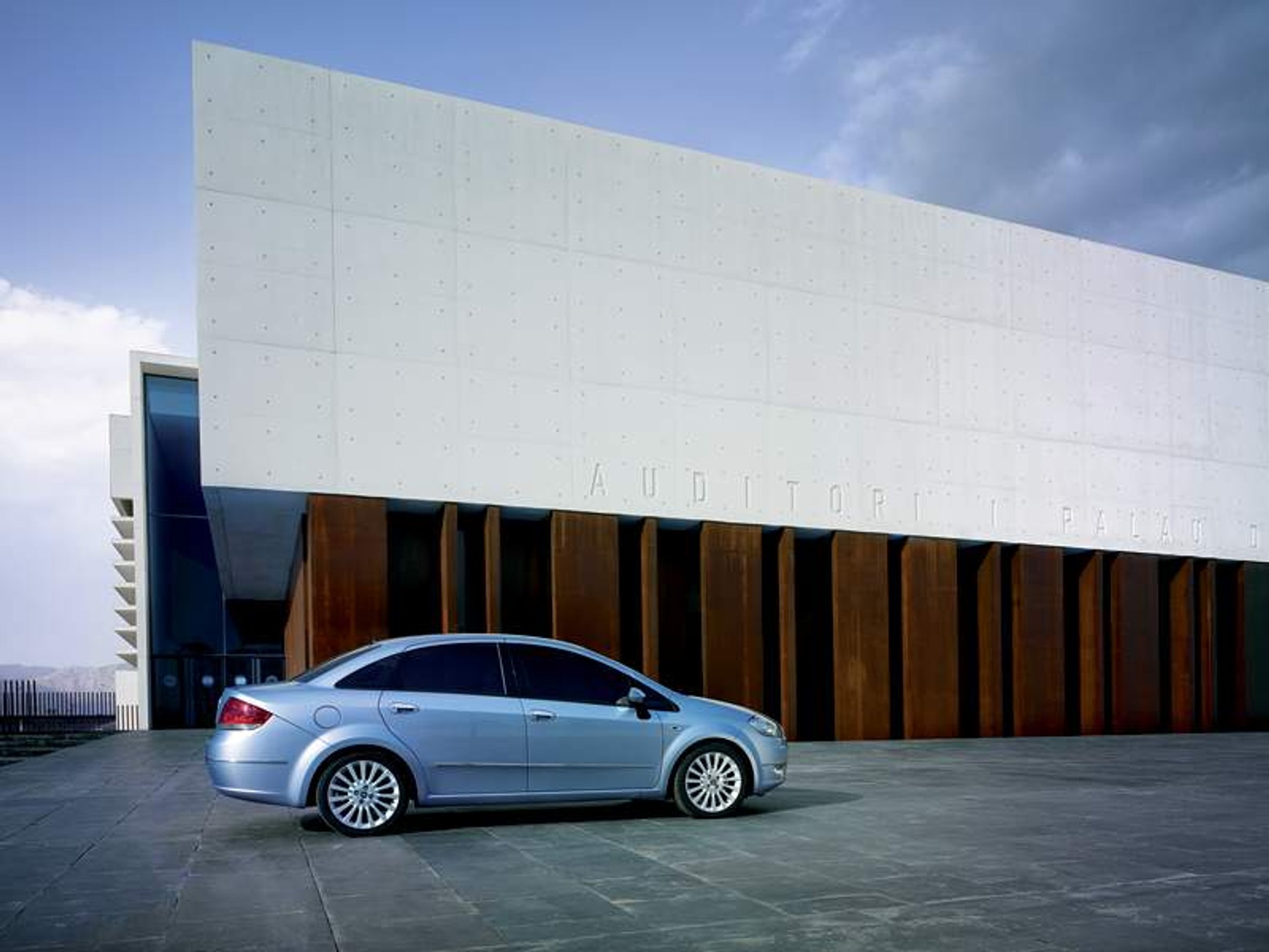 Fiat Linea: debiut rynkowy  nowego światowego modelu