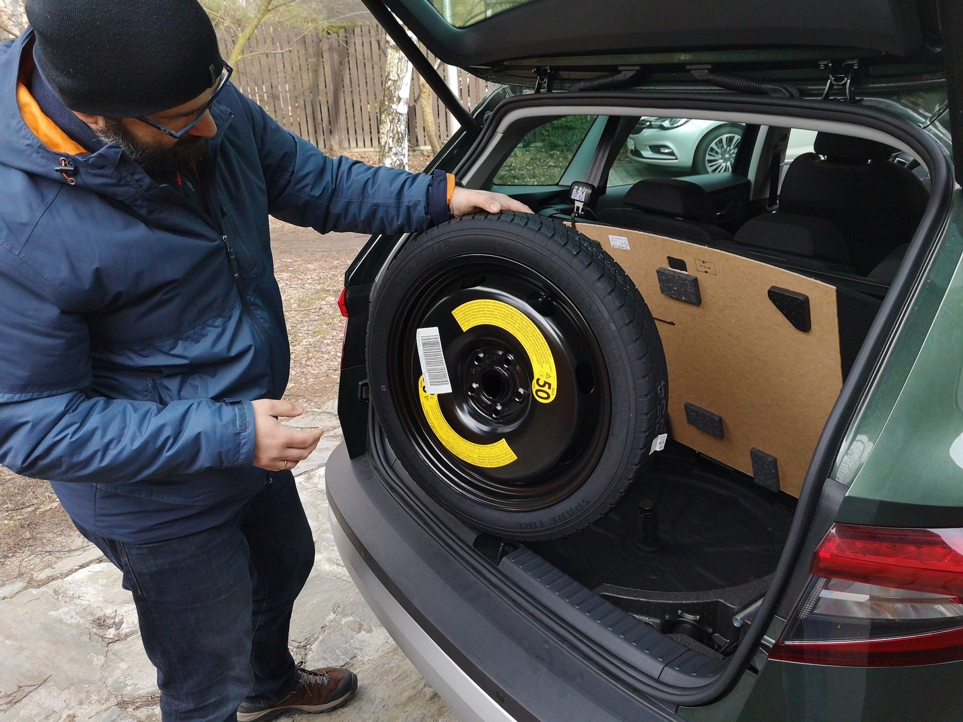 Fabryczne koło dojazdowe