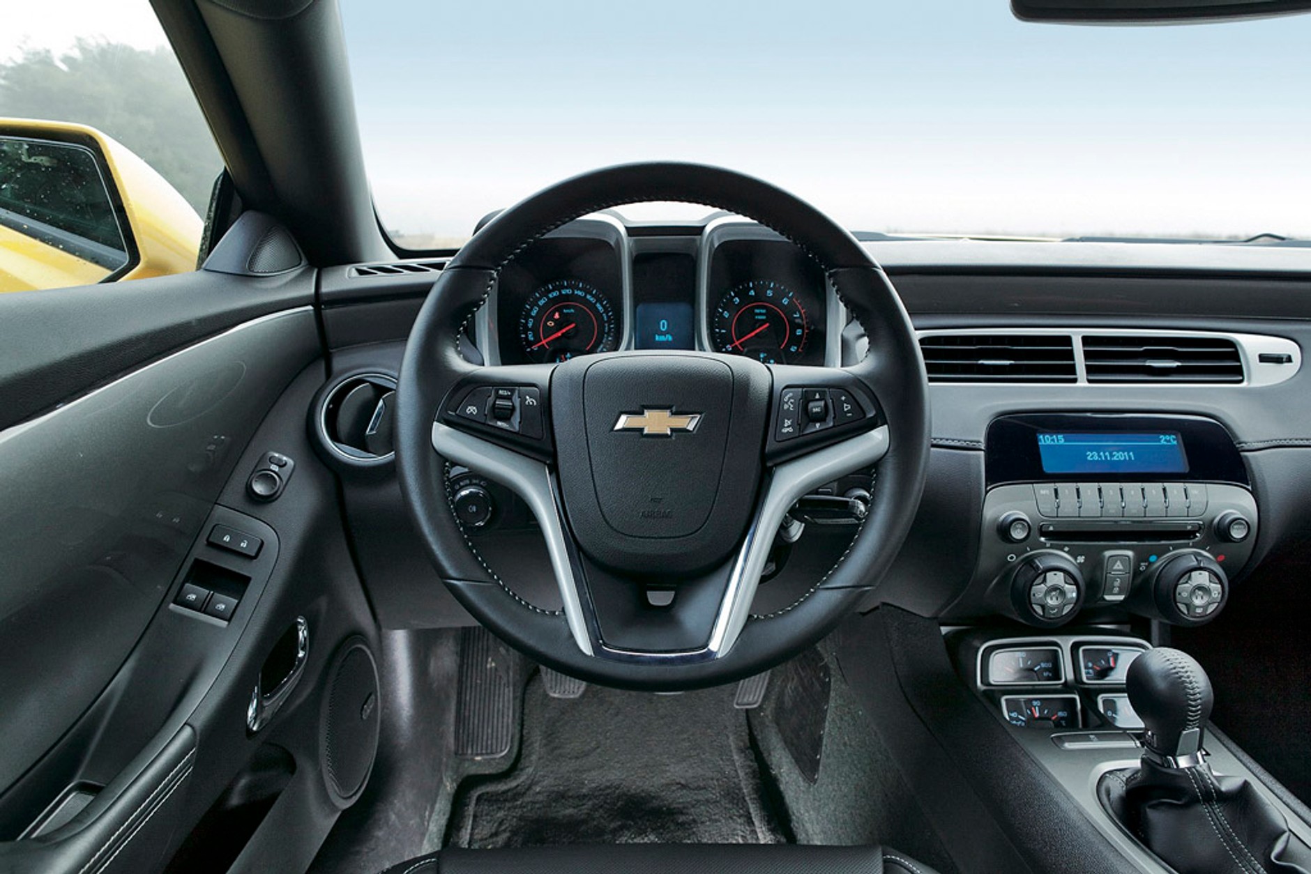 Chevrolet Camaro kontra BMW 650i i Porsche 911 Carrera S: mocne obiekty pożądania