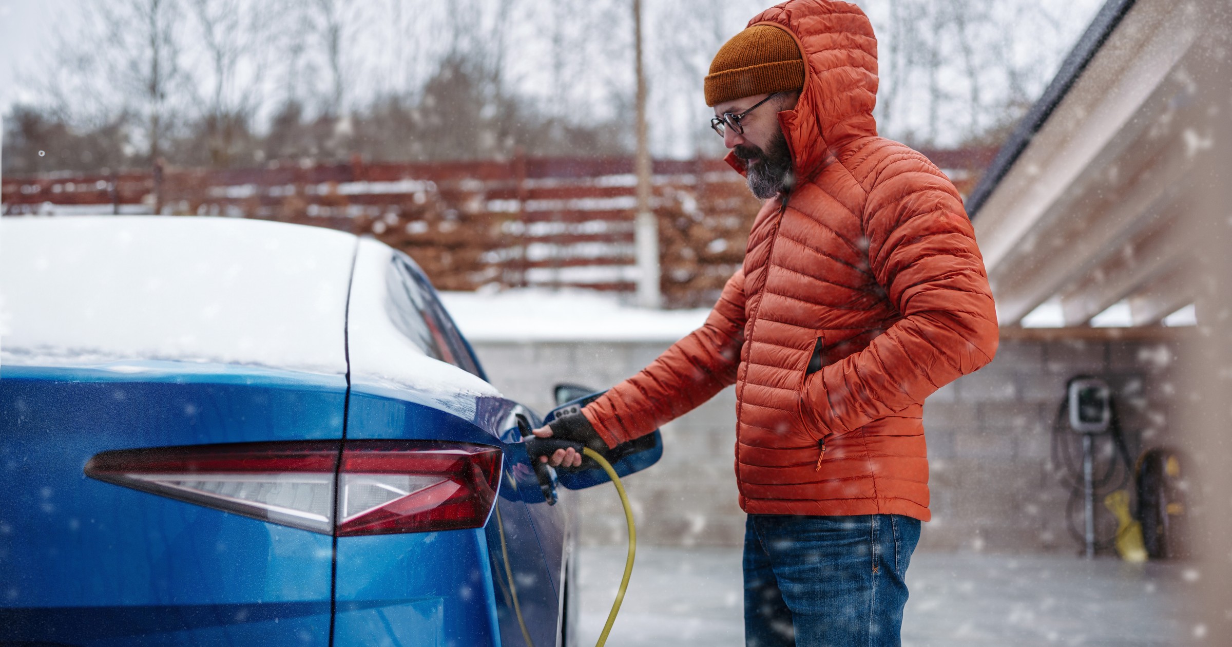 W zimowych warunkach hybrydy plug-in robią się umiarkowanie ekonomiczne. Trochę zależy od ciebie, ale nie wszystko