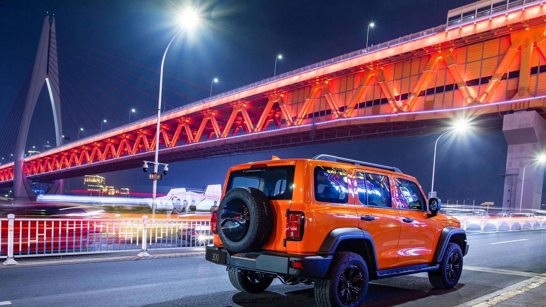 TANK 300. Chińska terenówka w stylu "Gelendy"