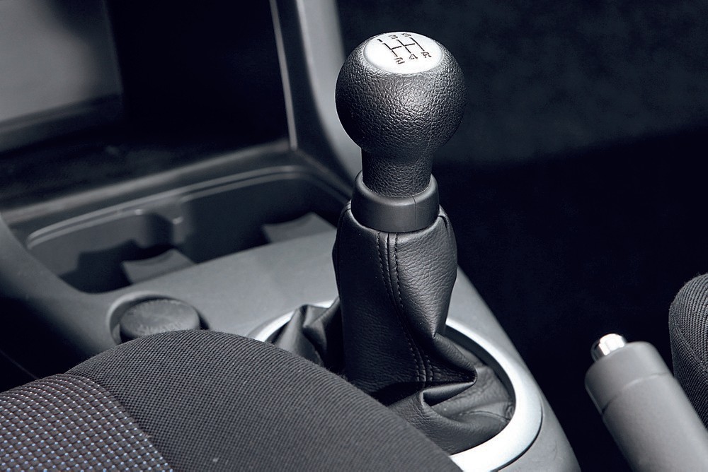 Lewarek skrzyni biegów