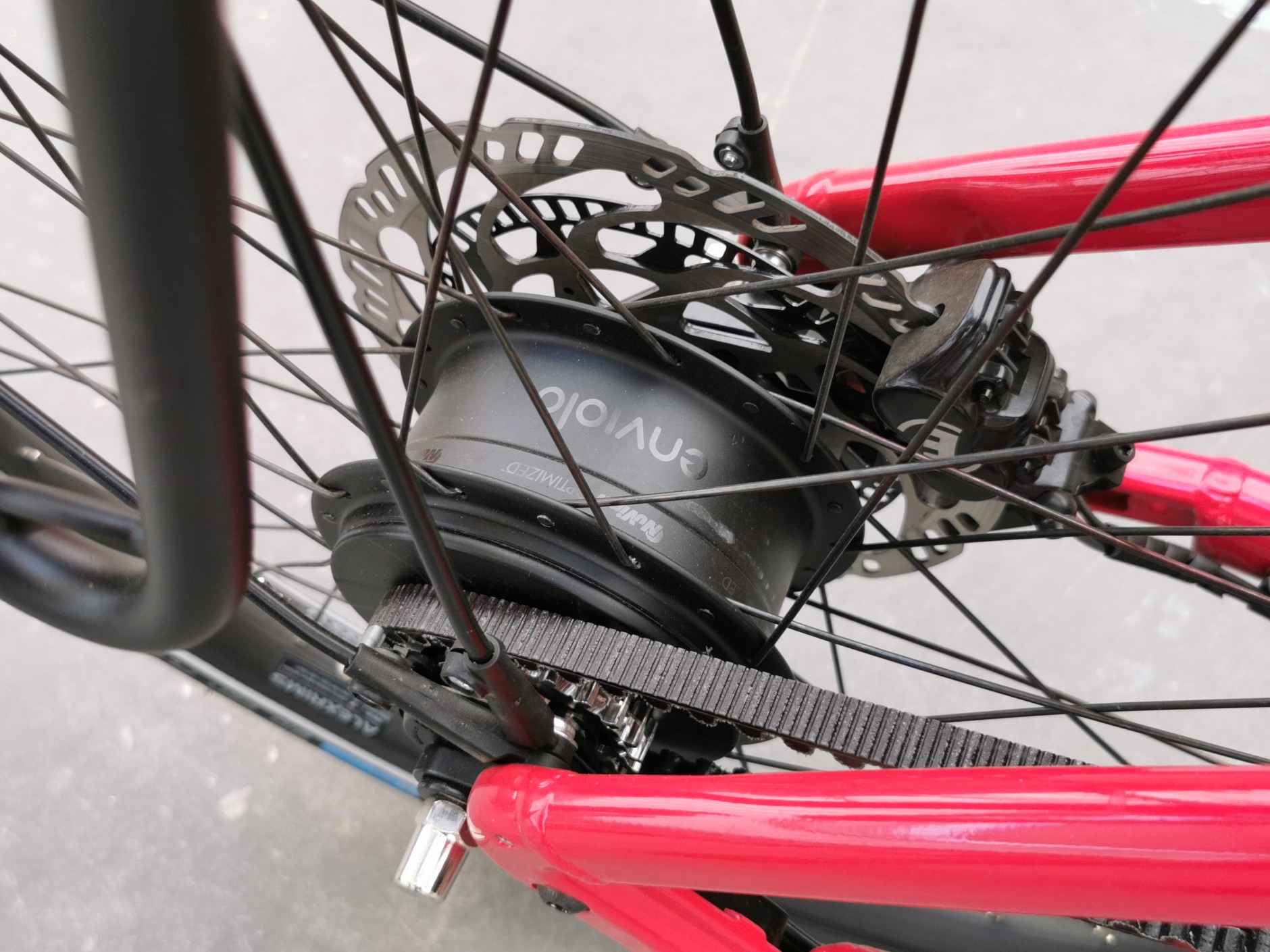 Piasta z przekładnią bezstopniową napędzana paskiem zębatym