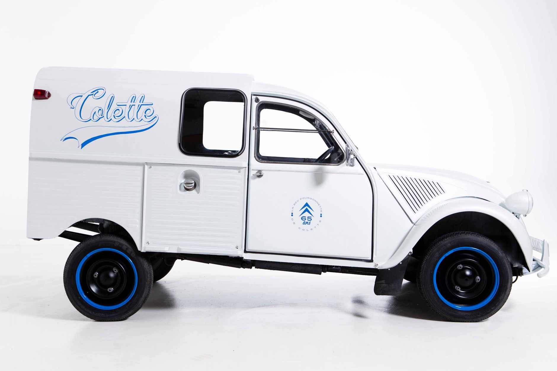 65 lat Citroëna 2CV Fourgonnette