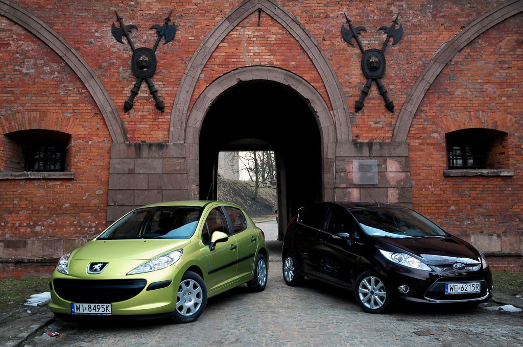 Kinetic design kontra francuskie lwiątko - Czyli Ford Fiesta kontra Peugeot 207