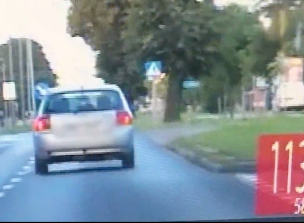 Jechał przez miasto 115 km/h, ale... nie stracił prawa jazdy