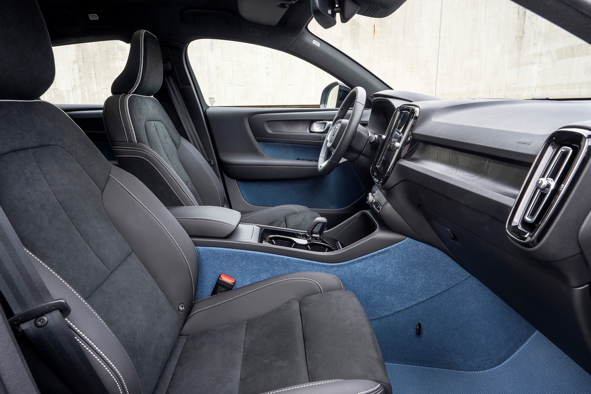 287346 Volvo C40 Recharge interior
