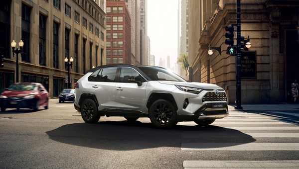 Toyota wstrzymuje produkcję RAV4. Eksplozja w fabryce poddostawcy w Japonii