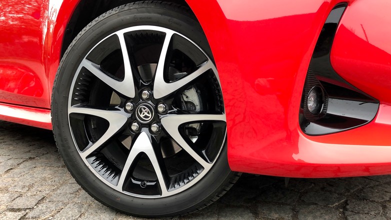 Nowa Toyota Yaris 1.5 Hybrid Premiere Edition