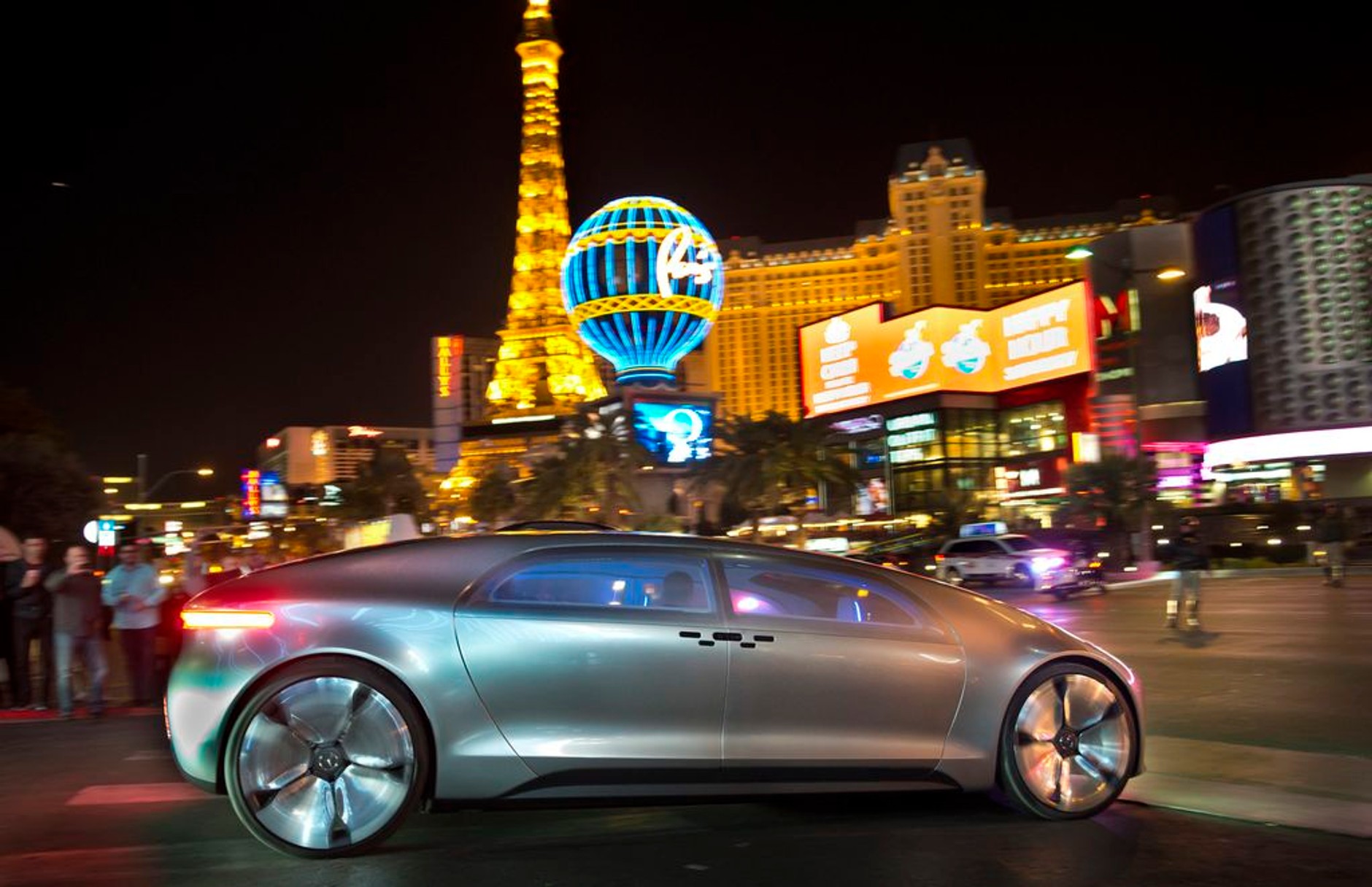 Mercedes-Benz F 015 – mobilna rewolucja