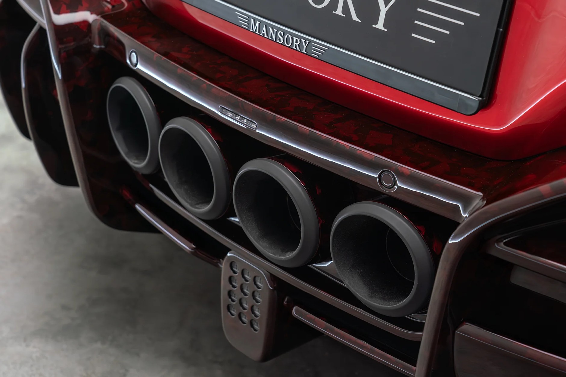 Mansory Pugnator Tricolore