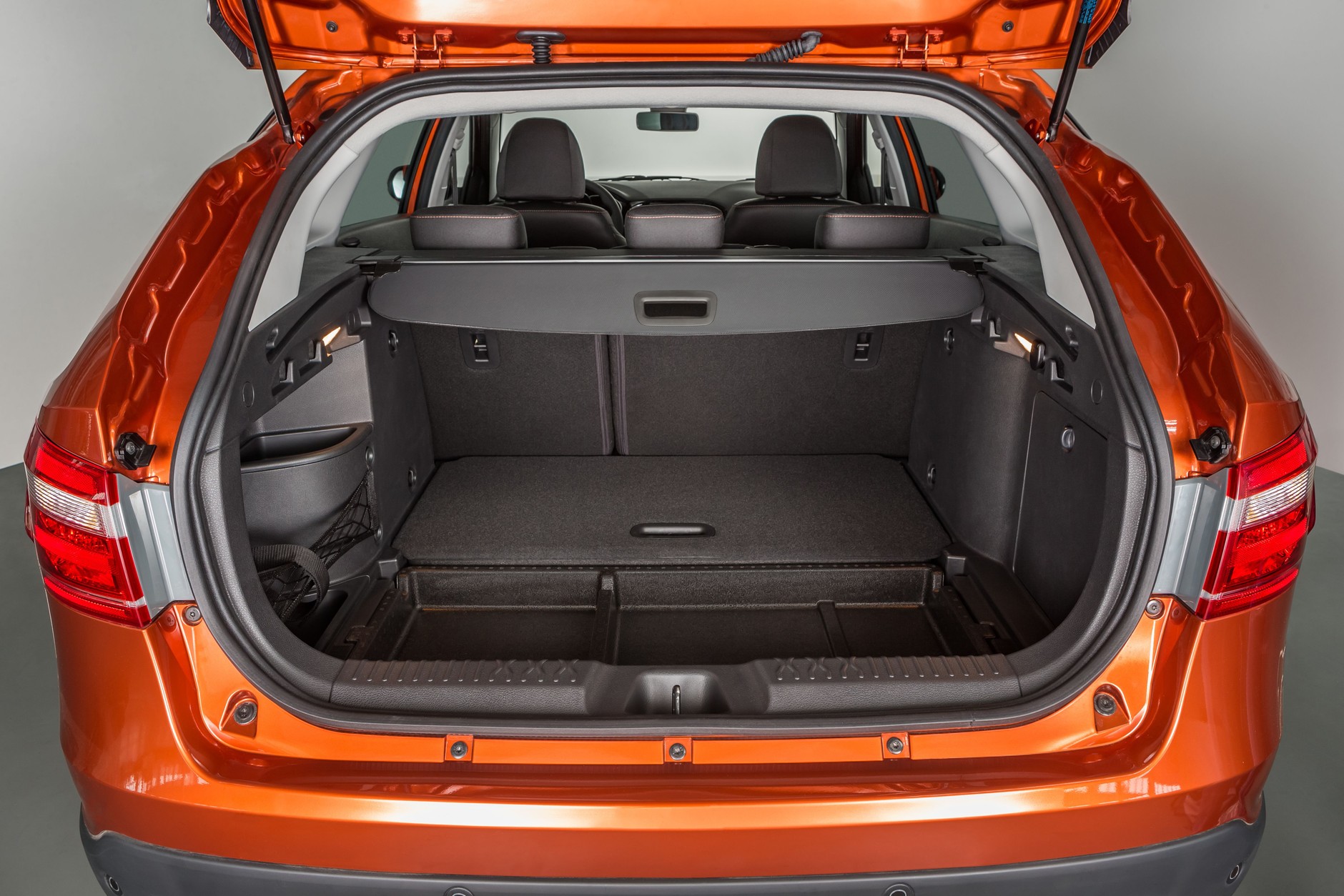 Łada Vesta SW Cross ma bagażnik o pojemności 480 l