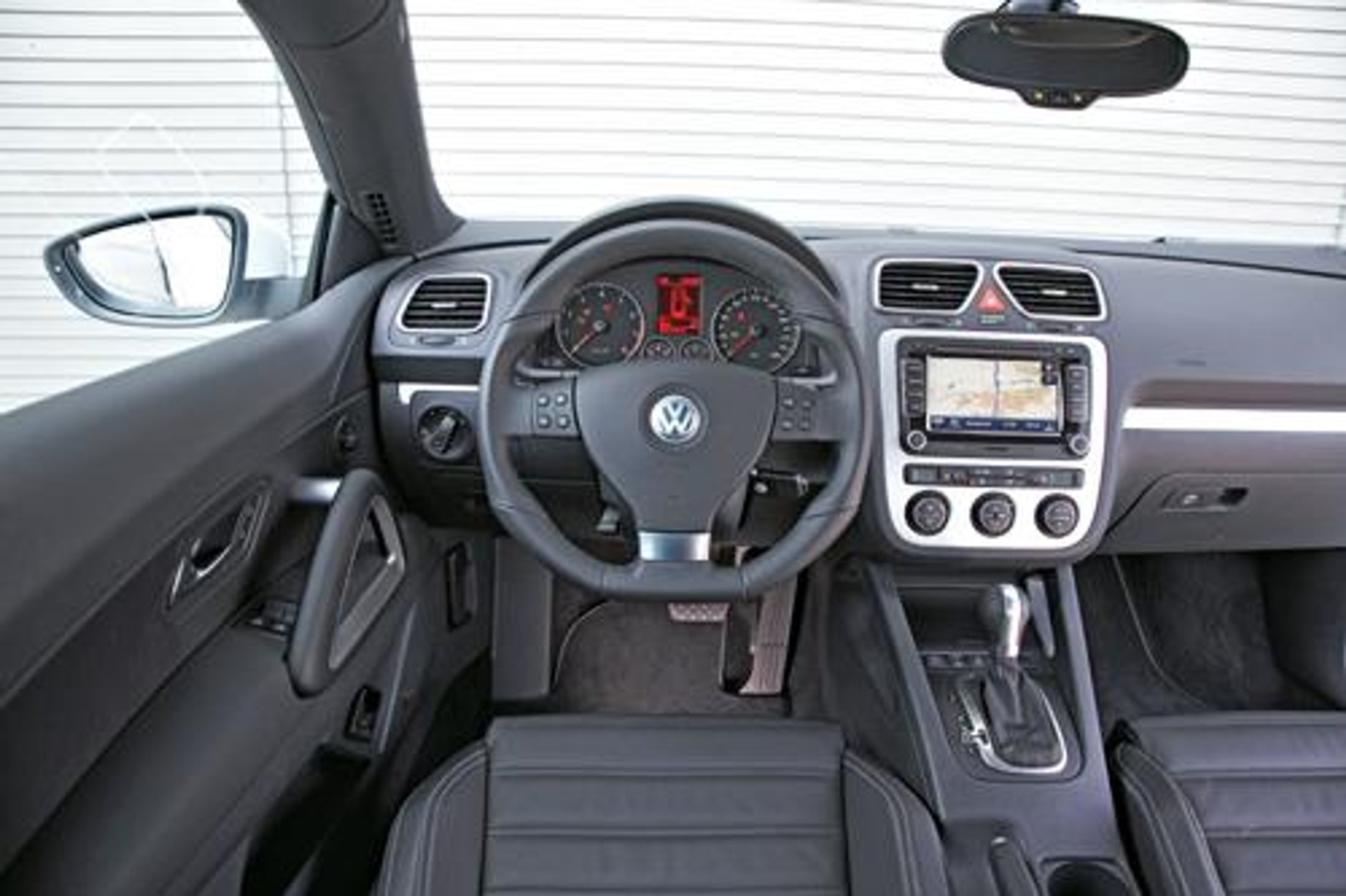 Volkswagen Scirocco 2.0 TSI - Solidna robota