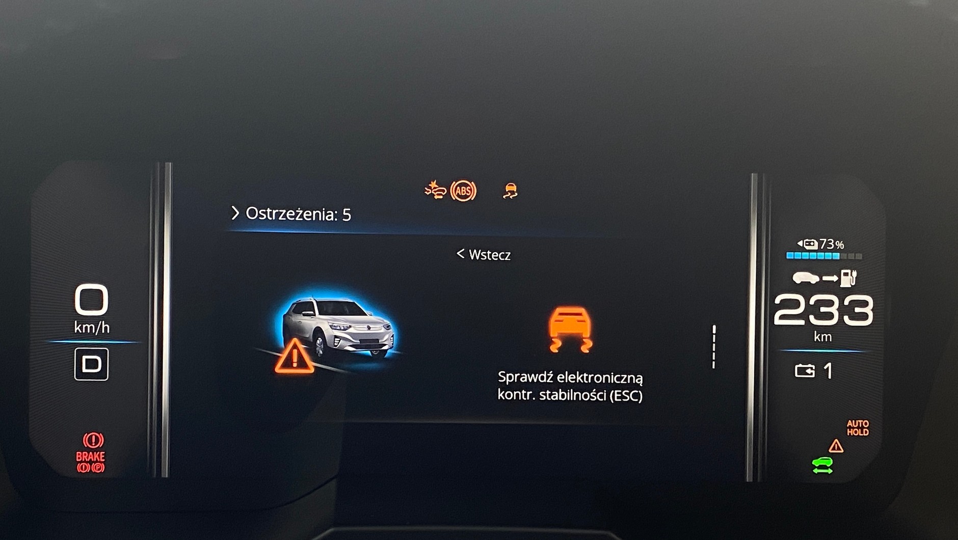 SsangYong Korando E-Motion – usterka układów ABS i ESC (ESP) podczas testu hamowania.