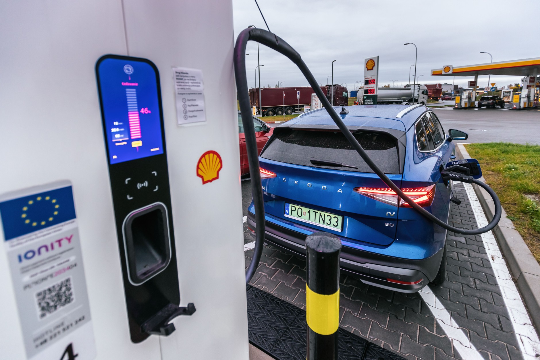 Way to zero -wejdź na farmę wiatrową z Volkswagenem