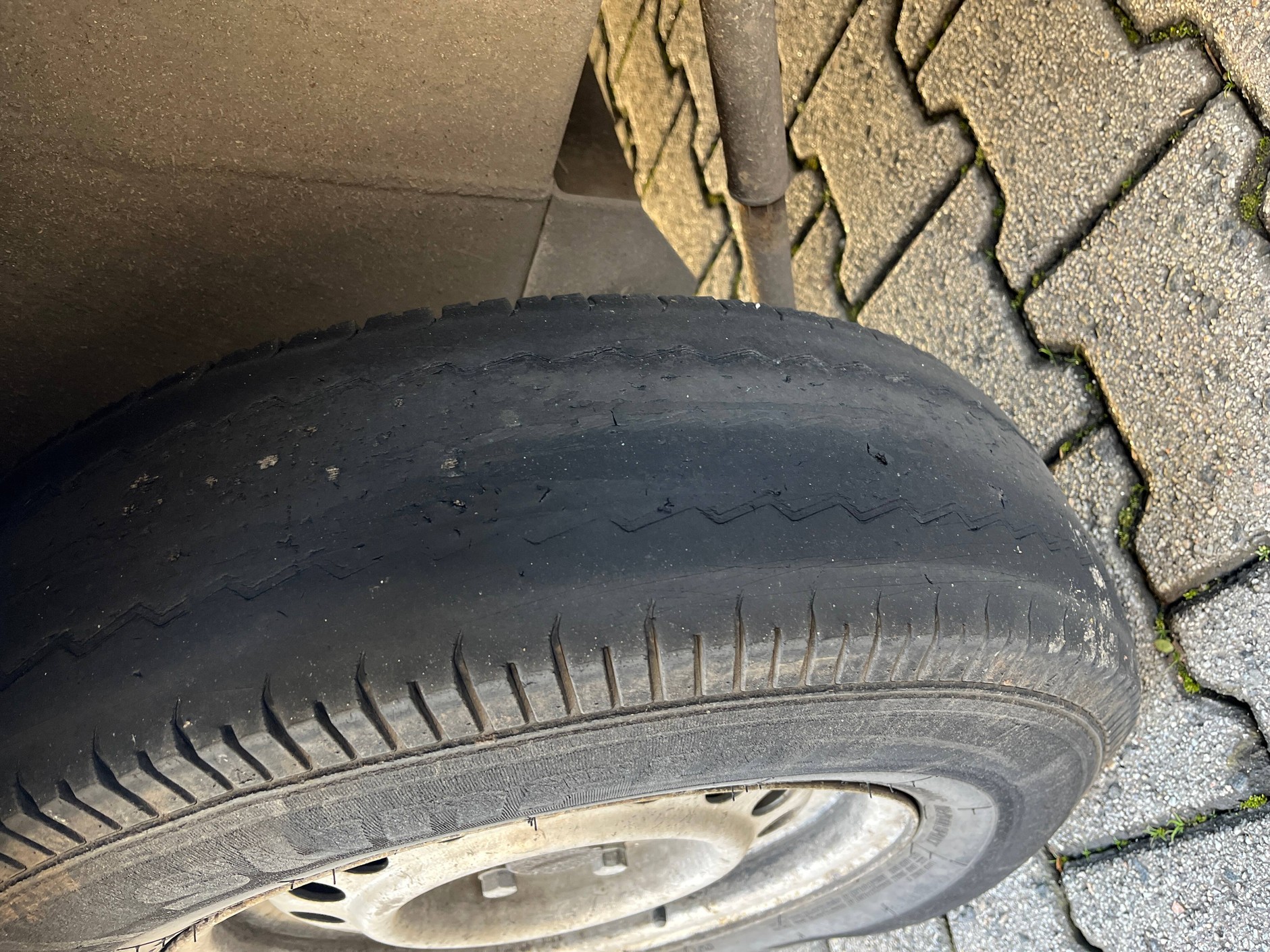 Polak zatrzymany w Niemczech. Przyczepa w fatalnym stanie