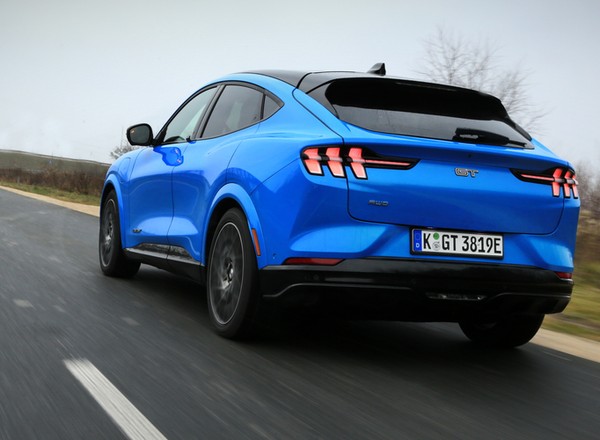 Ford prezentuje Mustanga Mach-E z funkcją Escape Room