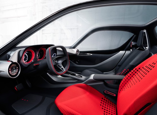 Genewa 2016: Opel GT Concept ukazuje wizjonerskie wnętrze