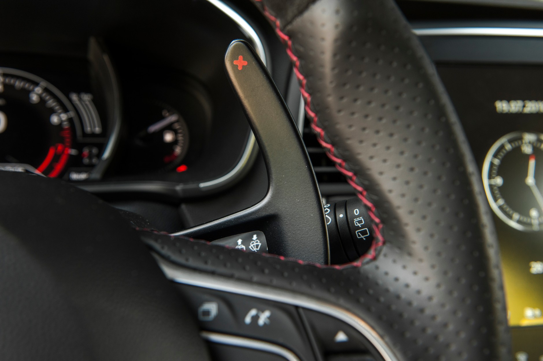 Toyota GT86 vs Renault Megane RS