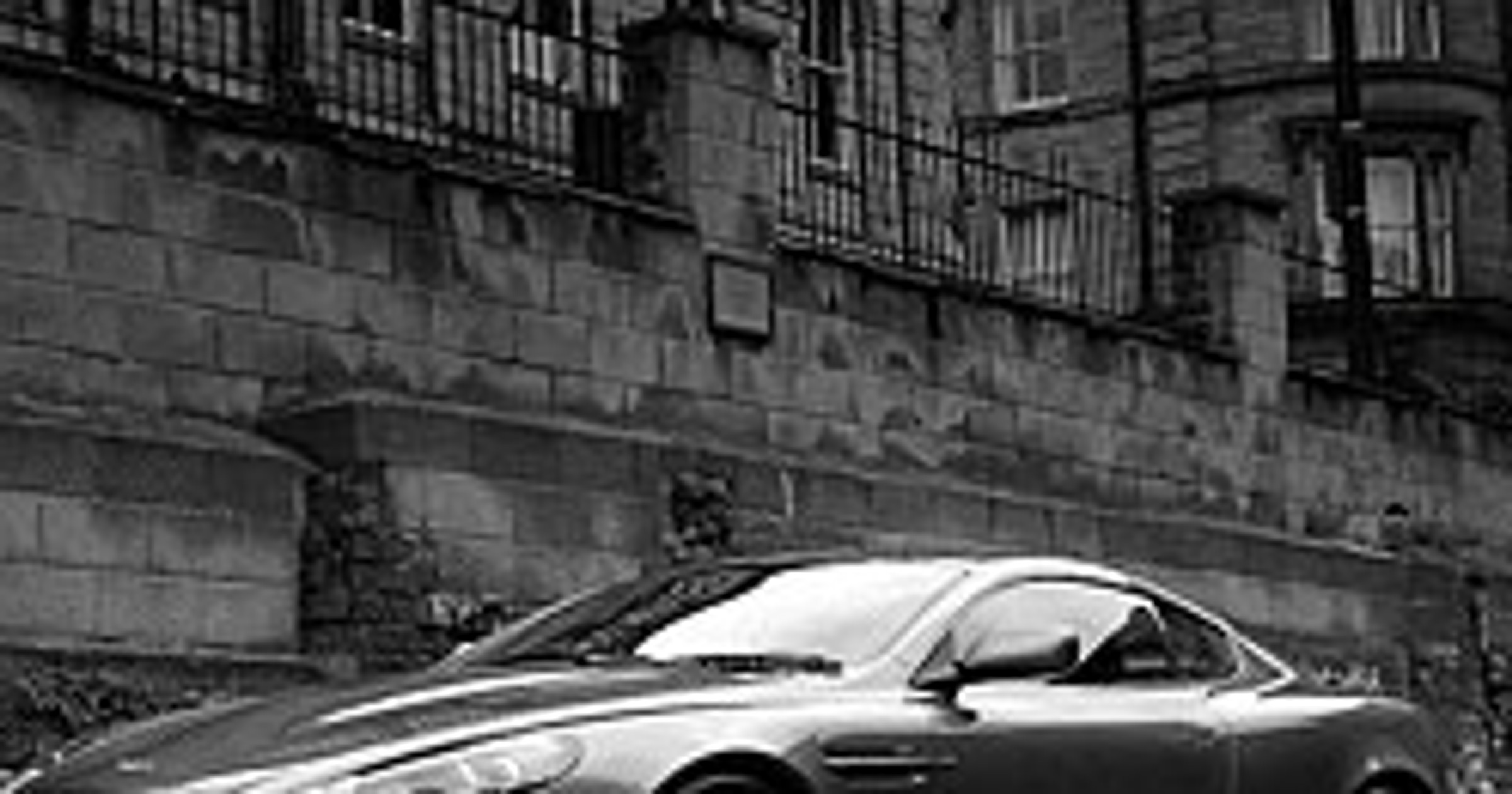 Tuner Project Kahn zmodyfikował Astona Martina DB9