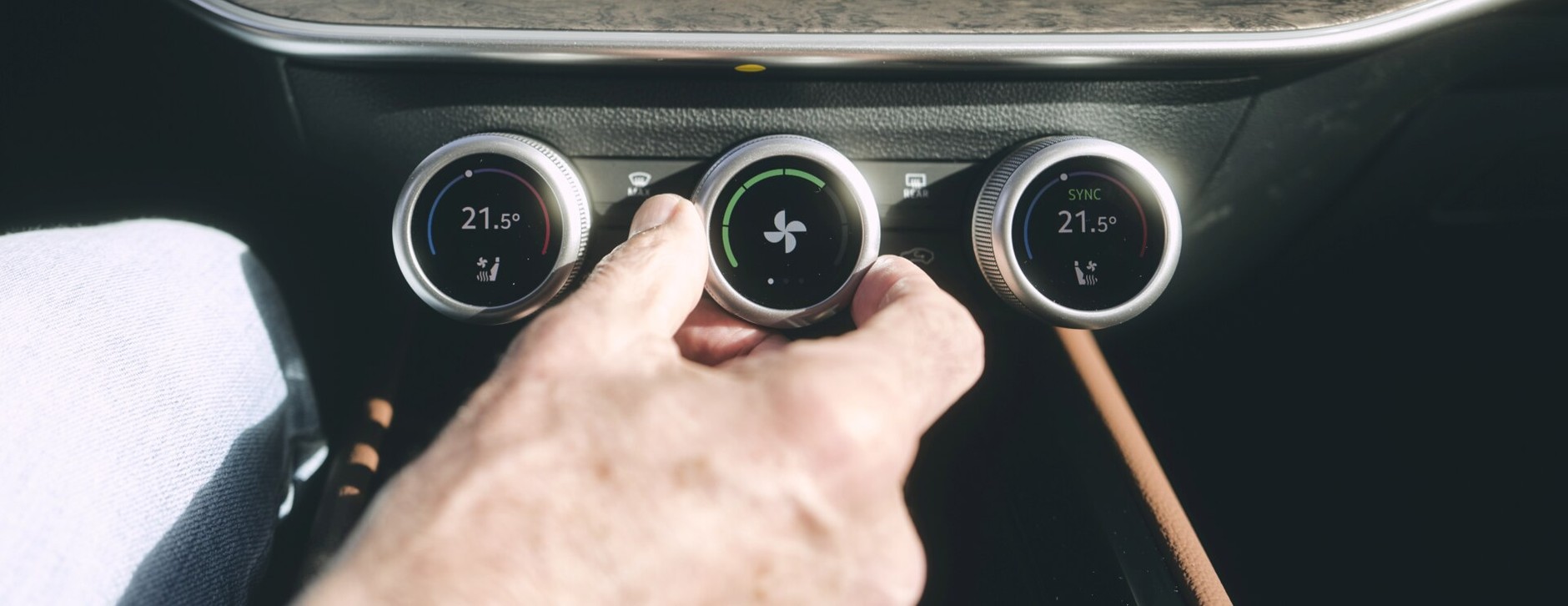 Nowa Skoda Superb Combi – trzy pokrętła regulacji