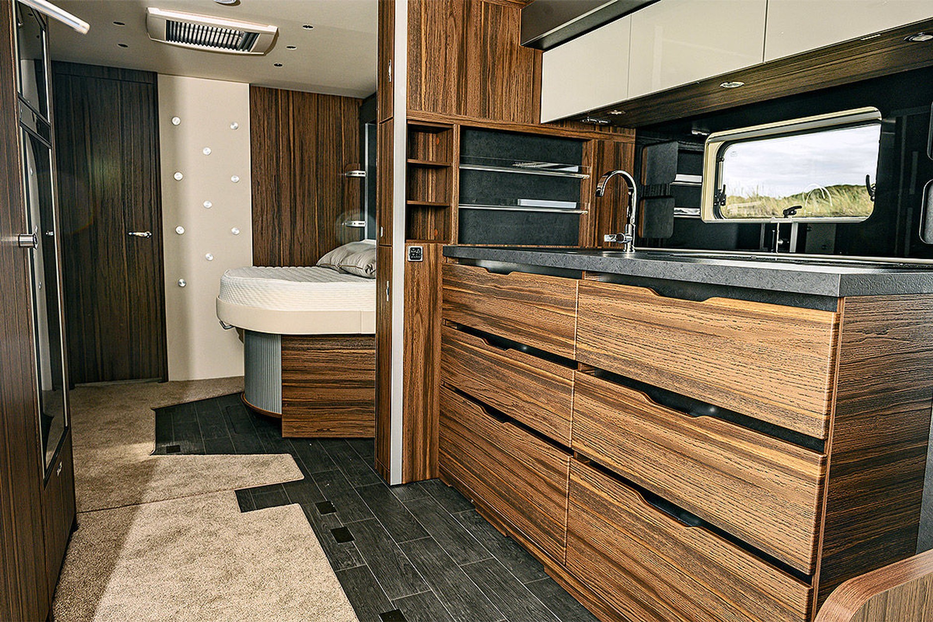 Nowe przyczepy z targów caravaningowych w Stuttgarcie