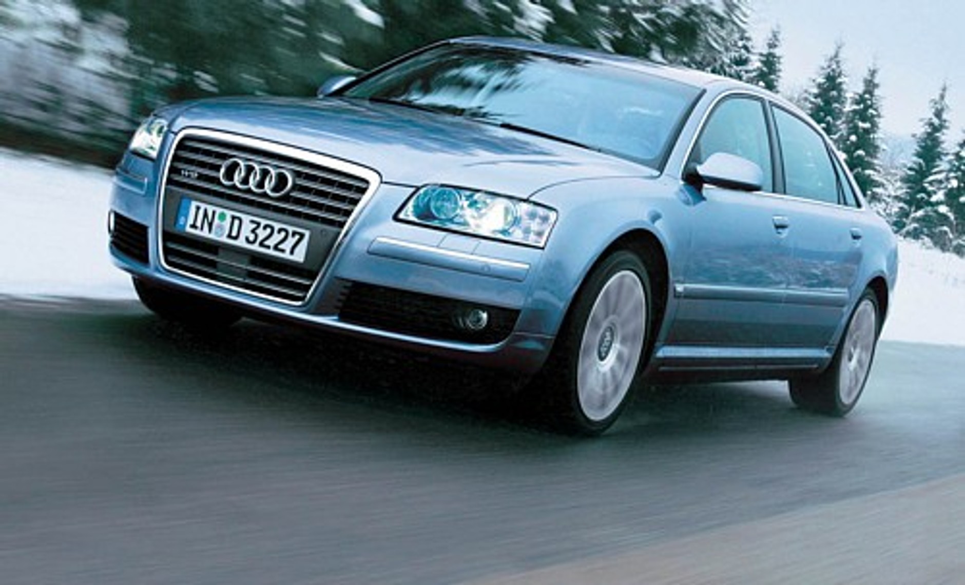 Z nowym grillem i silnikiem