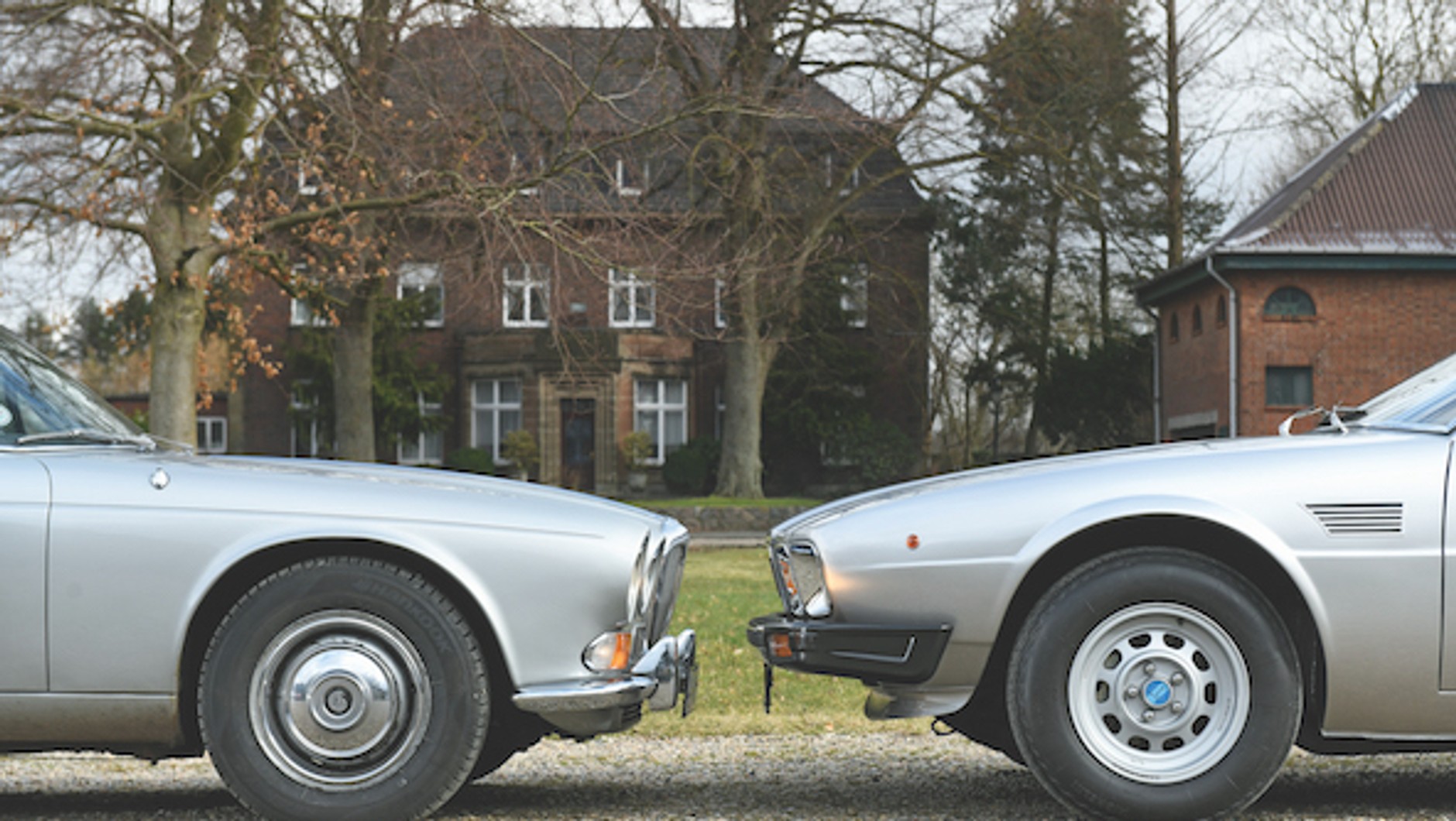 Porównanie Jaguara XJ i De Tomaso Deauville