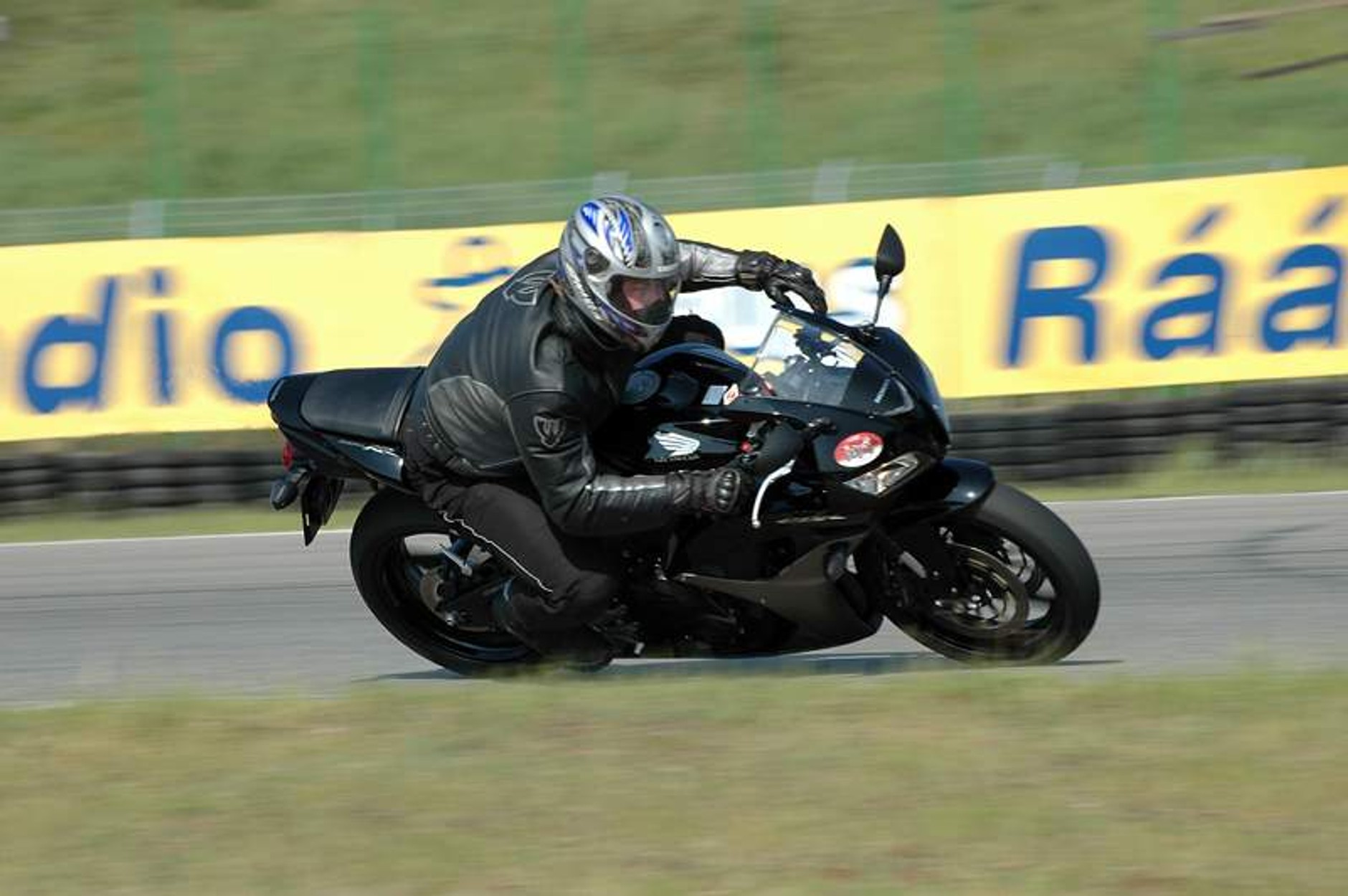 Supermoto Honda Days: nowy CBR600RR na torze