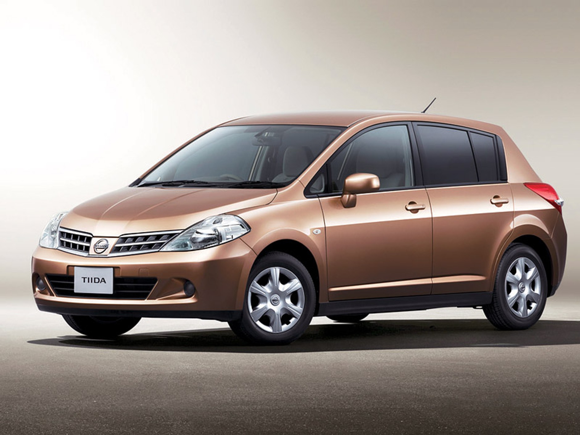 Nissan Tiida – odmłodzony model na rynek japoński