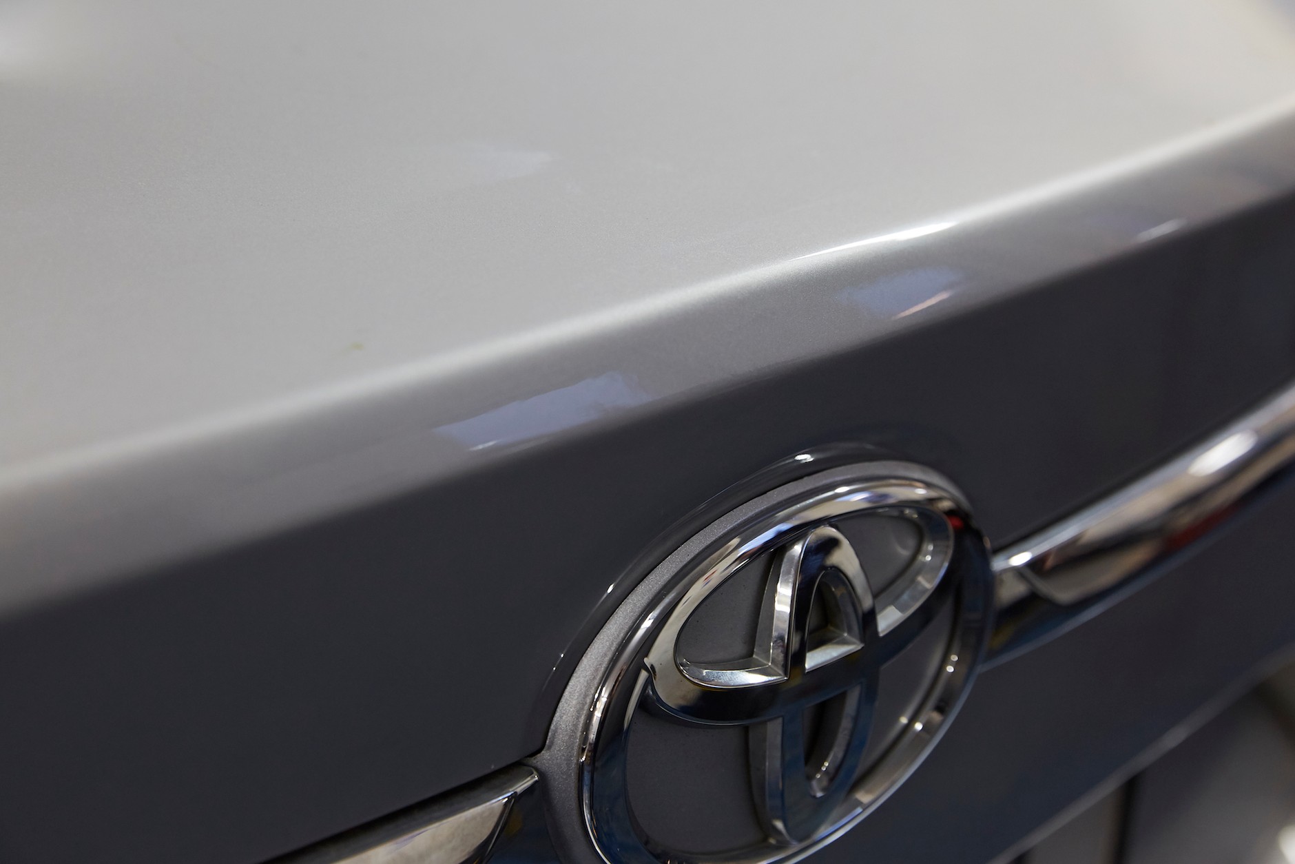 Naprawa blacharska - jaka grubość szpachli jest w porządku?