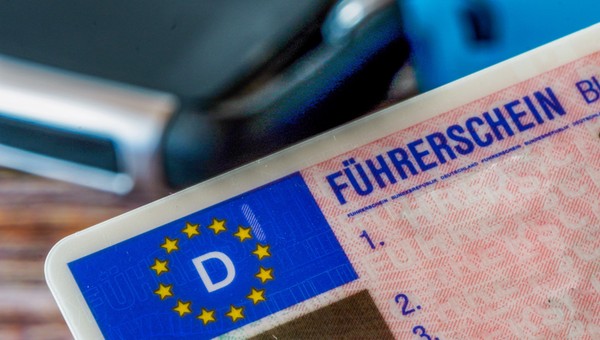 Niemcy będą jeździć bez prawa jazdy. W przyszłym roku "dogonią" Polskę