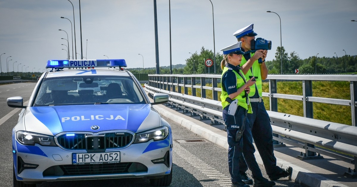Policyjna kontrola odległości między pojazdami