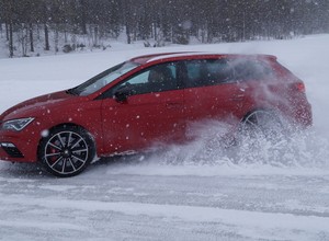 Cuprą po lodzie: Seat Leon Cupra ST 4Drive