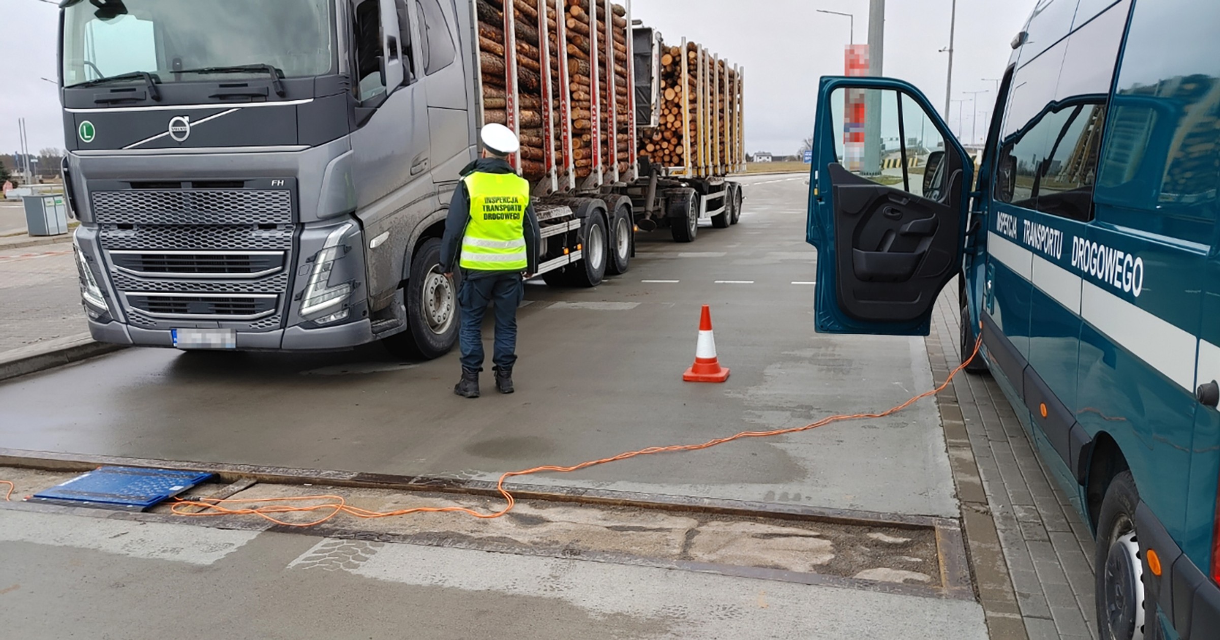 Kontrola inspektorów podlaskiej Inspekcji Transportu Drogowego