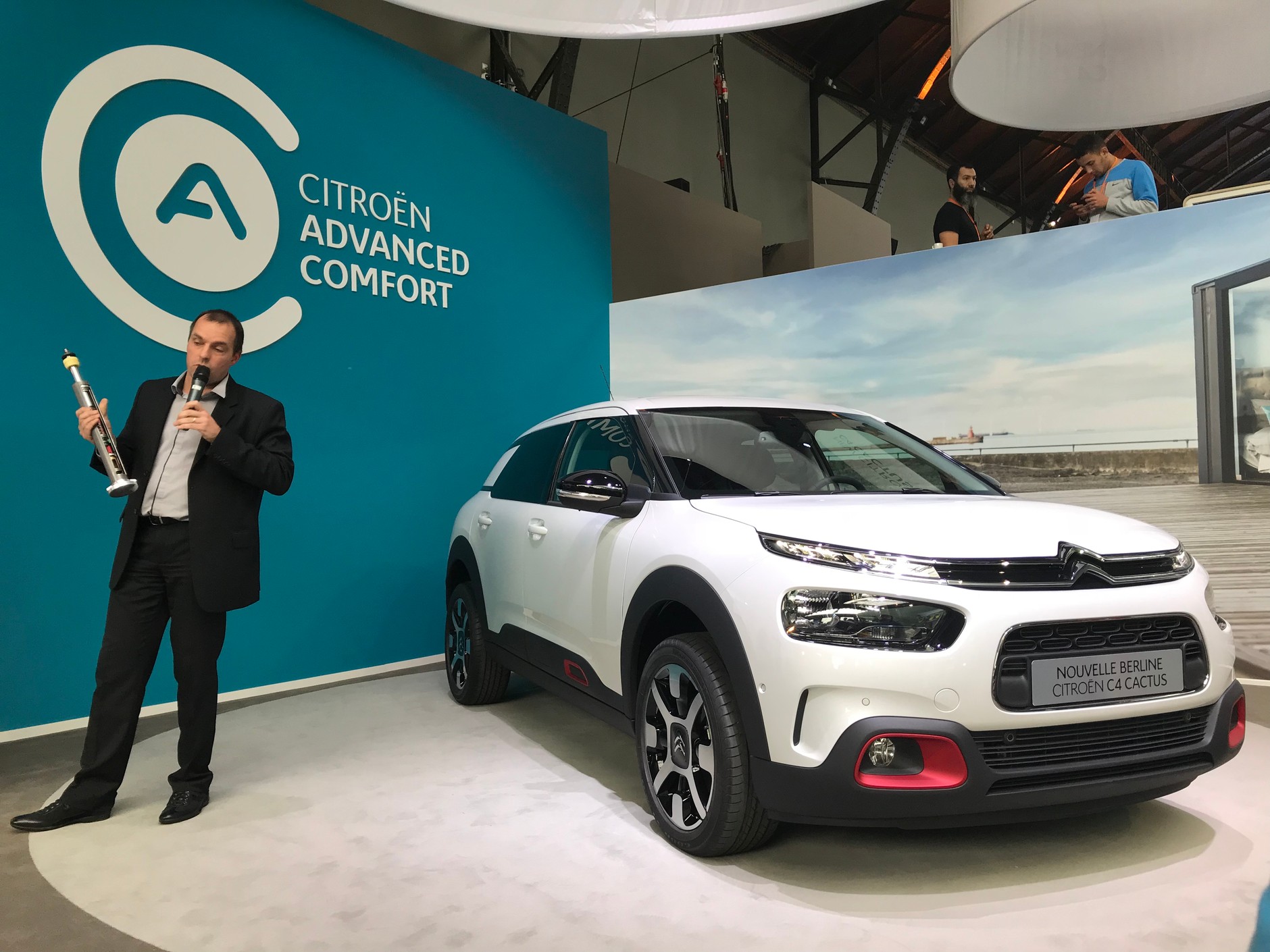 Na prezentację nowego zawieszenia PHC poświęcono sporo czasu. Na wrażenia z jazd trzeba poczekać do przyszłego roku. Citroen C4 Cactus