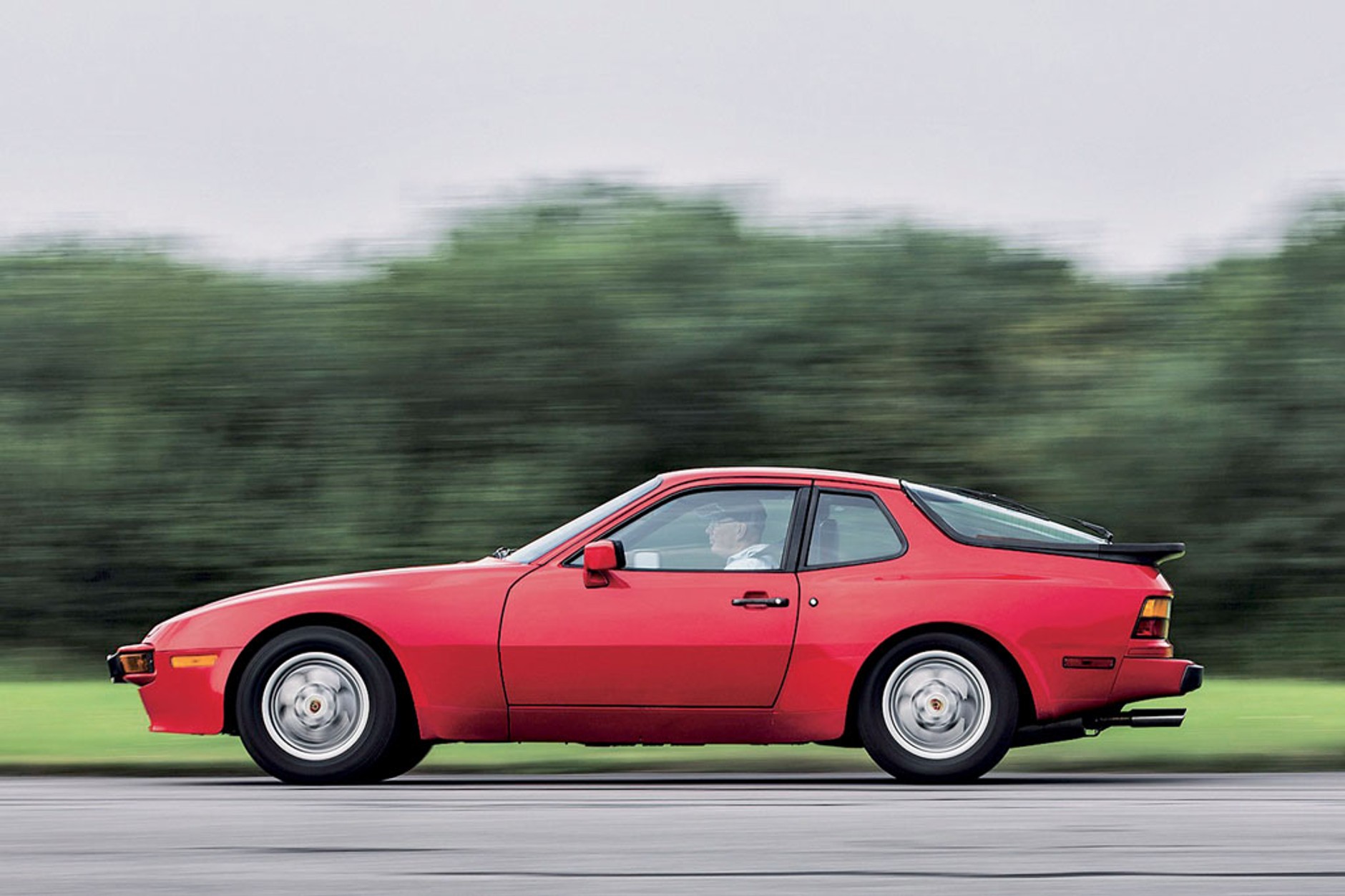 Mercedes 190 E 2.3-16 kontra Porsche 944 S - rewolucja przeciw ewolucji