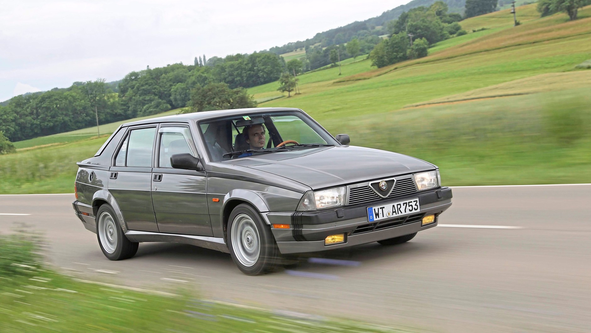 Alfa Romeo 75 V6