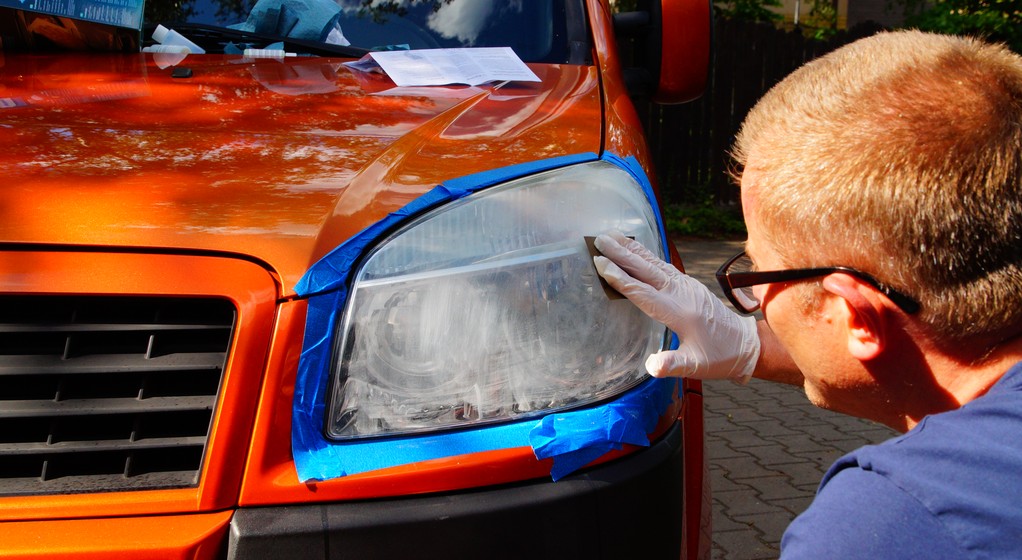 Zestaw marki Philips do samodzielnej naprawy lamp samochodowych