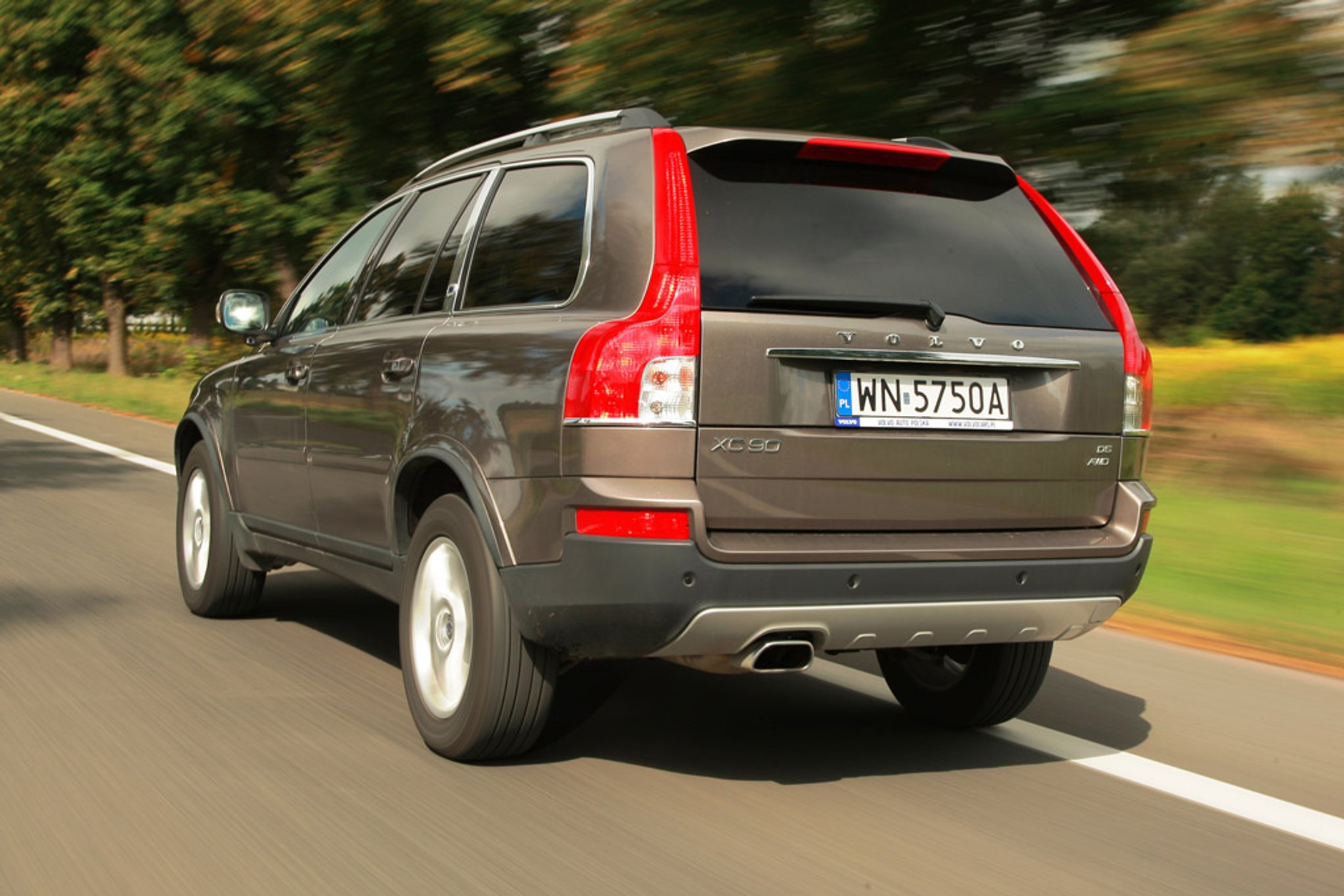 Volvo XC90: za ładny, by po prostu wjechać nim w błoto