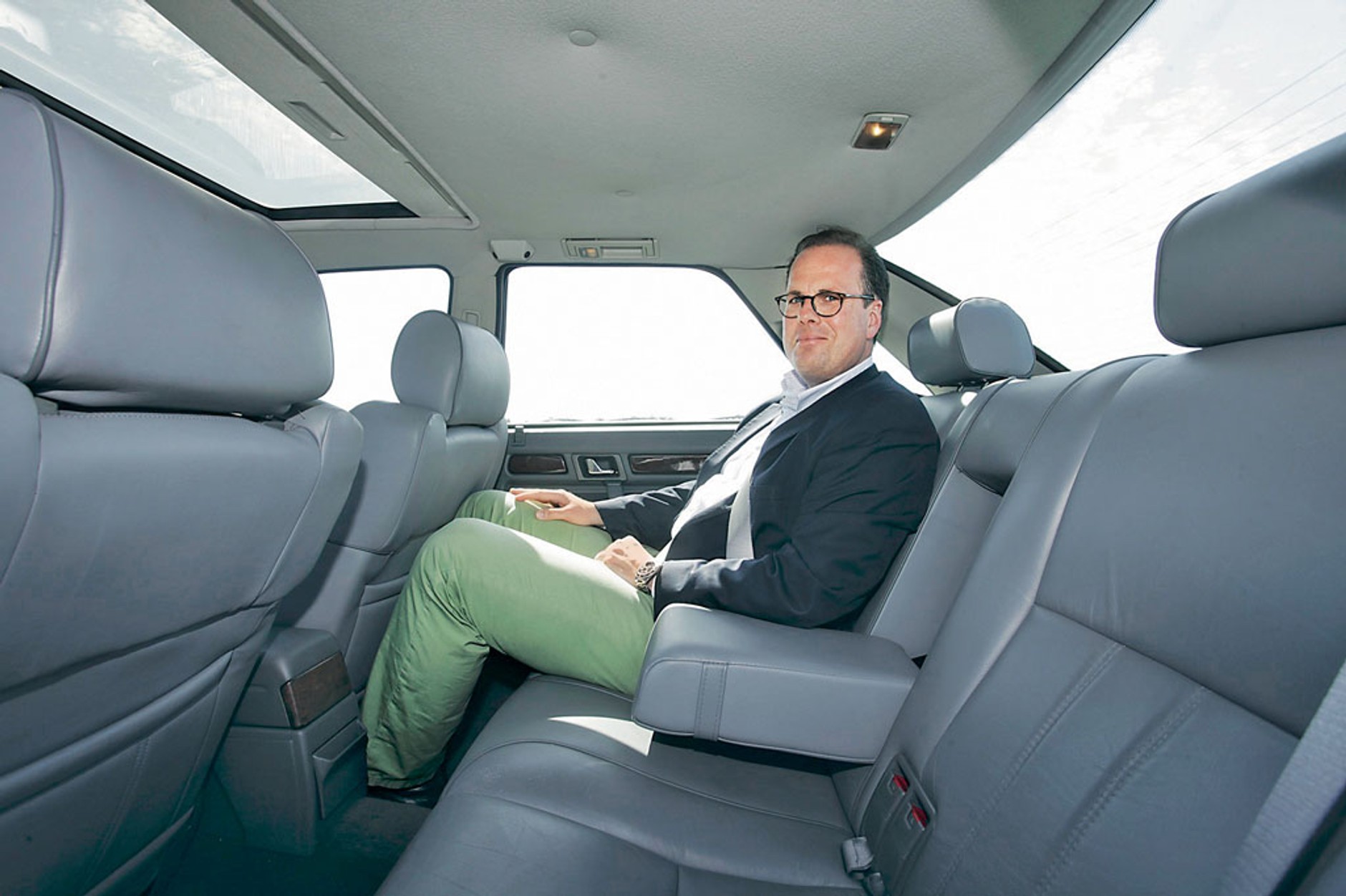 BMW 525i kontra Rover 827 - który klasyczny sedan będzie lepszym wyborem?